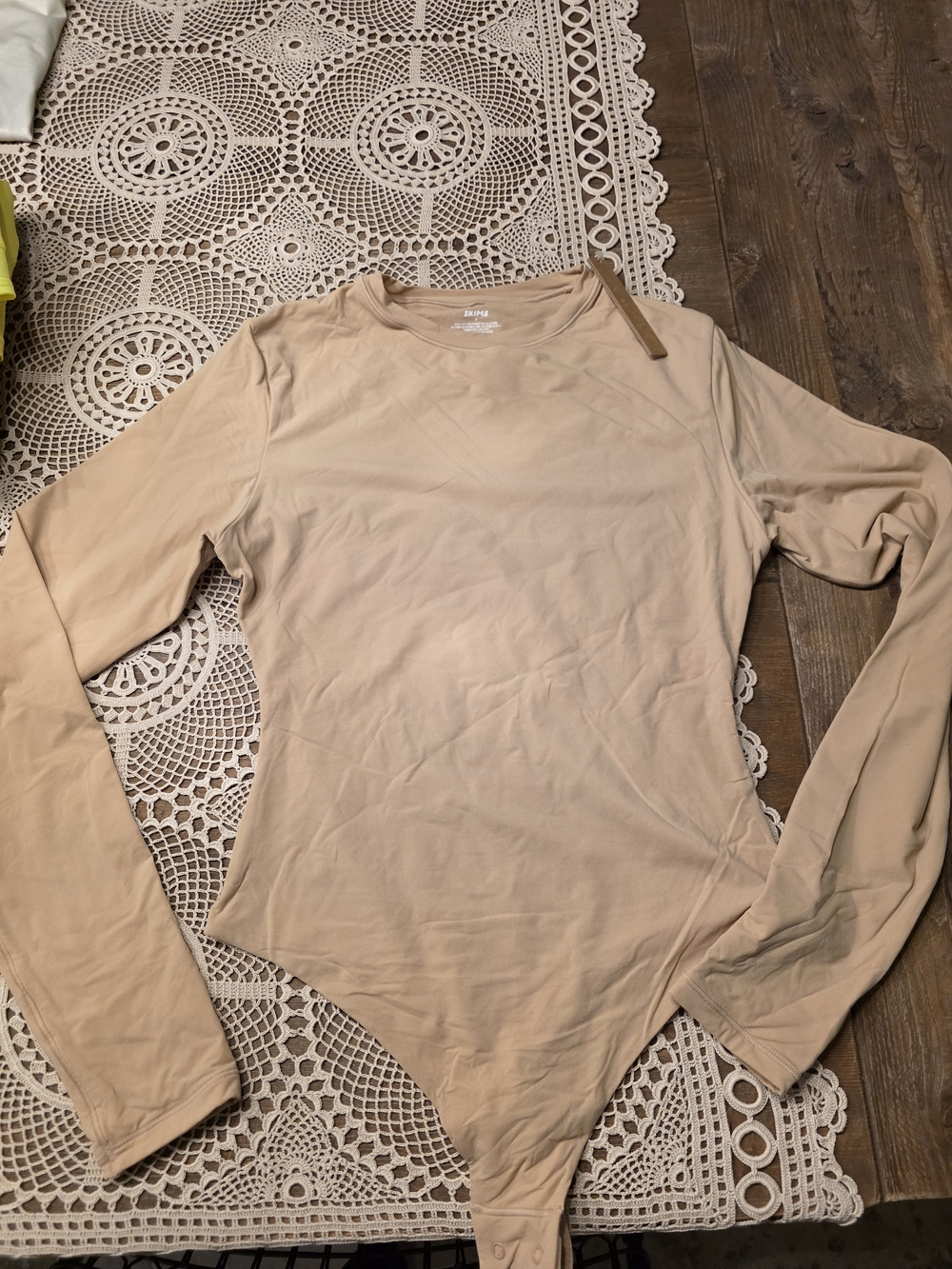 SKIMS Long-Sleeve Beige/Nude Bodysuit M Clay